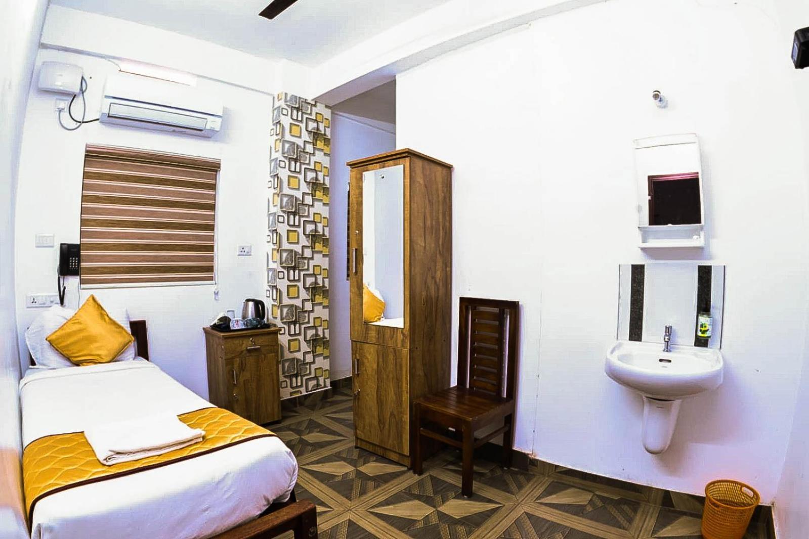 Nirupama,Hotel Aluva 700 Mtr From Aluva Railway Station Alwaye Екстериор снимка