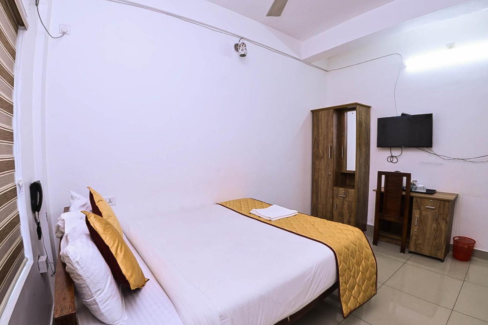 Nirupama,Hotel Aluva 700 Mtr From Aluva Railway Station Alwaye Екстериор снимка