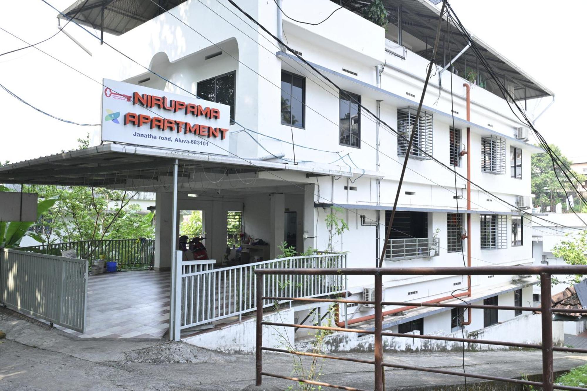 Nirupama,Hotel Aluva 700 Mtr From Aluva Railway Station Alwaye Екстериор снимка