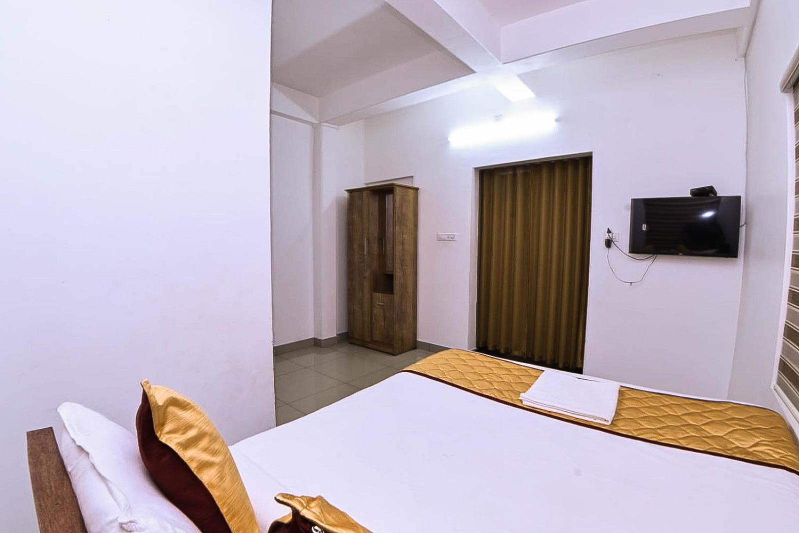 Nirupama,Hotel Aluva 700 Mtr From Aluva Railway Station Alwaye Екстериор снимка