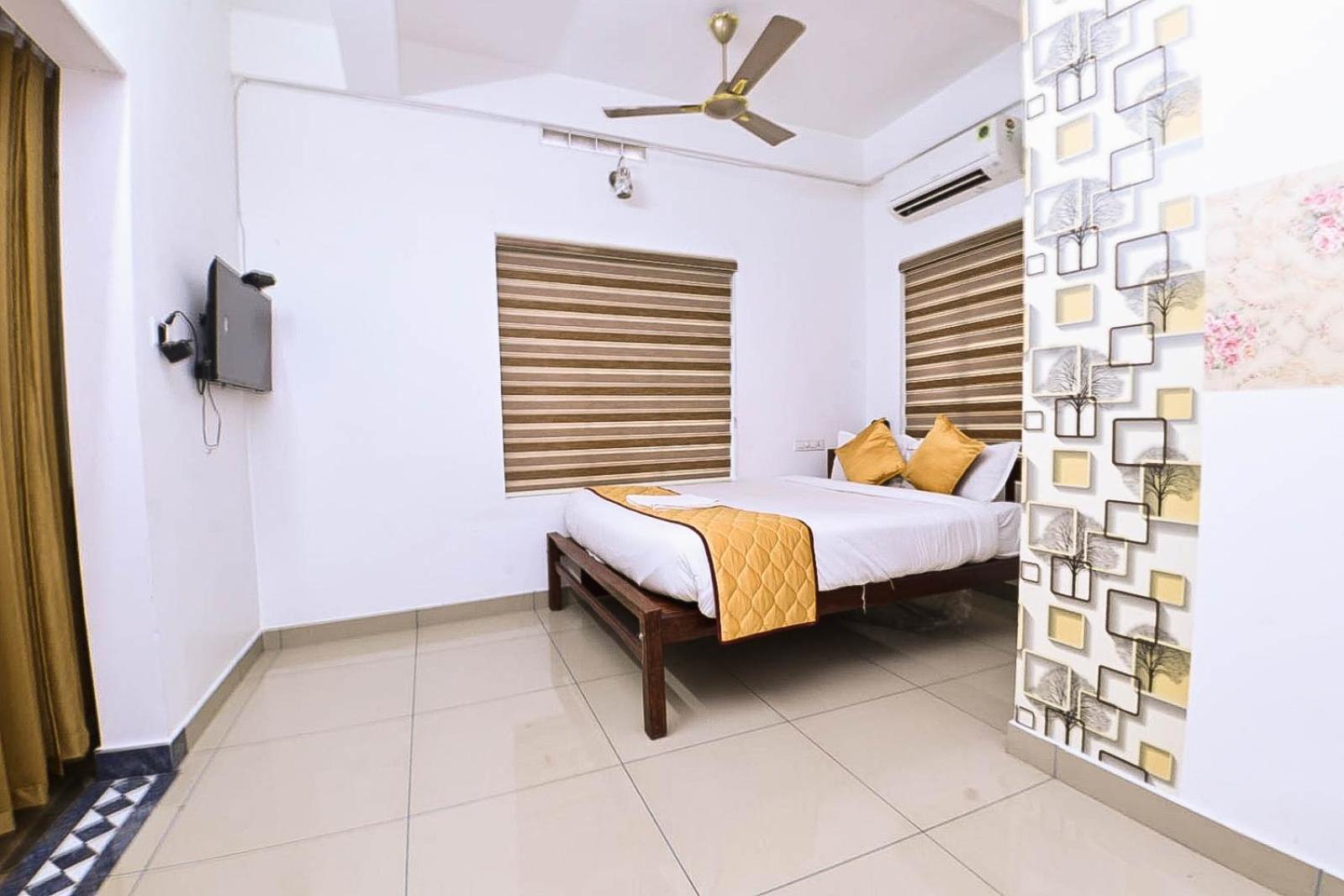 Nirupama,Hotel Aluva 700 Mtr From Aluva Railway Station Alwaye Екстериор снимка