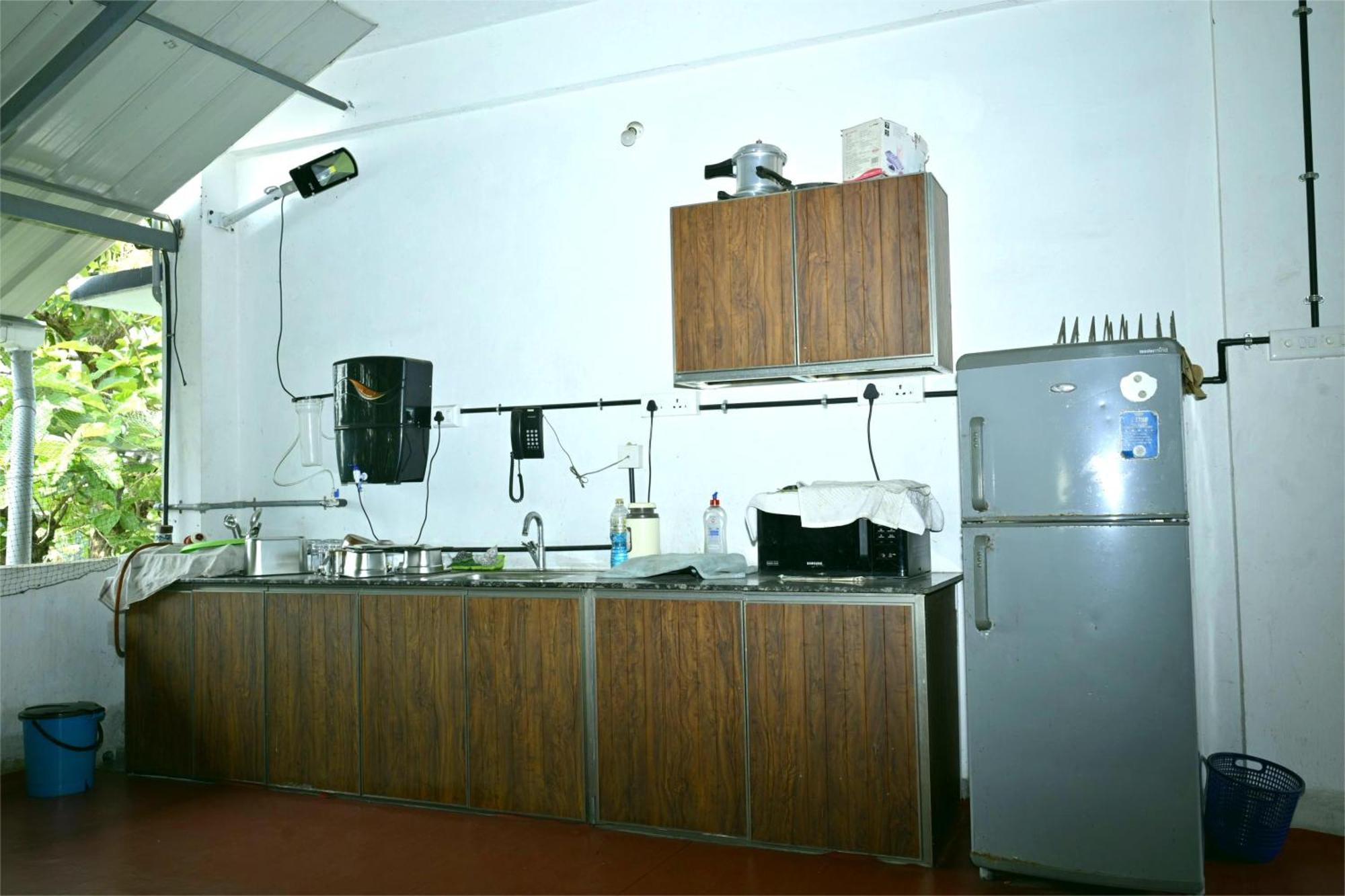 Nirupama,Hotel Aluva 700 Mtr From Aluva Railway Station Alwaye Екстериор снимка